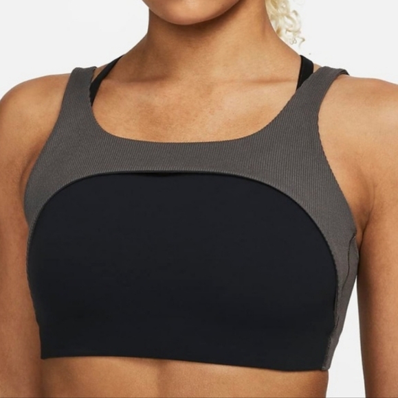 NWT Women's Nike Yoga sports bra - Picture 1 of 6
